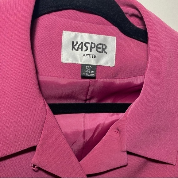 Kasper ASL Blaser Jacket w/ Button Down Font and Collar. Size 12P Color: Pink - Picture 6 of 15